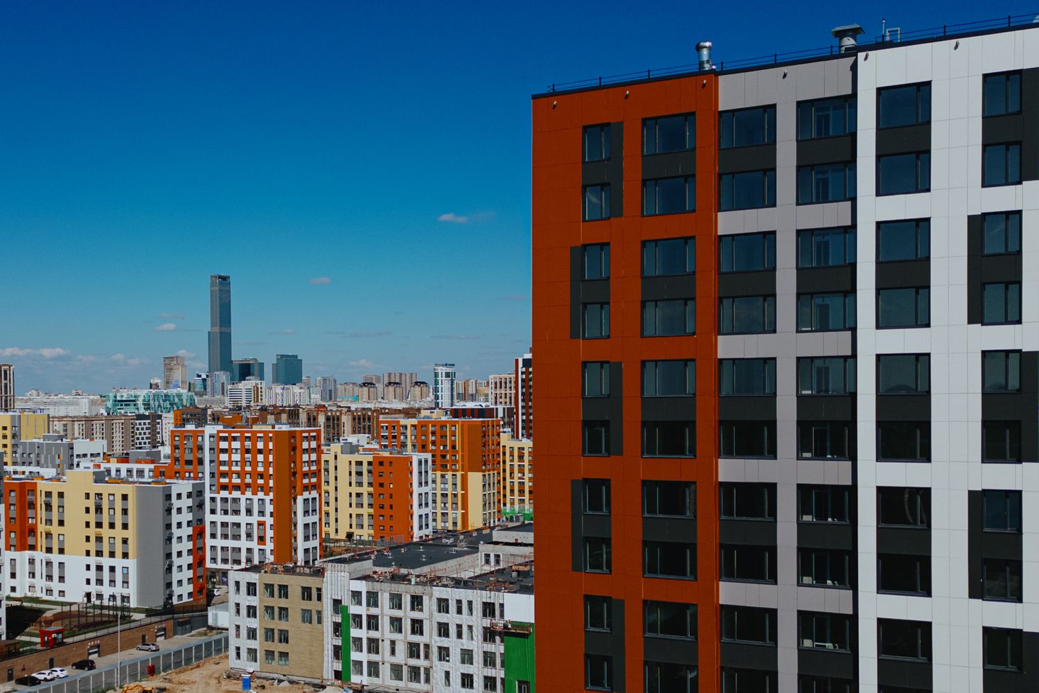 Sezim Qala. Baqyt Towers